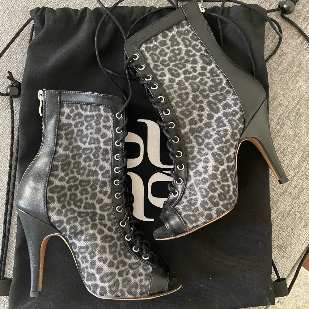 Burju Leona Dance Shoe